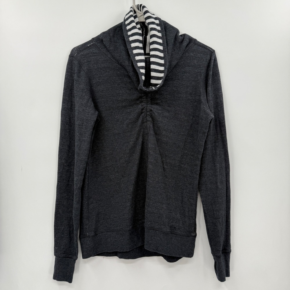 Lululemon In A Cinch Reversible Long Sleeve Tee gray White Stripe Womens Sz 6